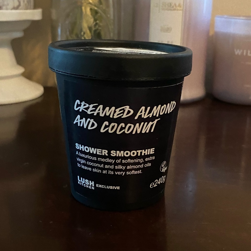 LUSH Creamed Almond and Coconut Shower Smoothie